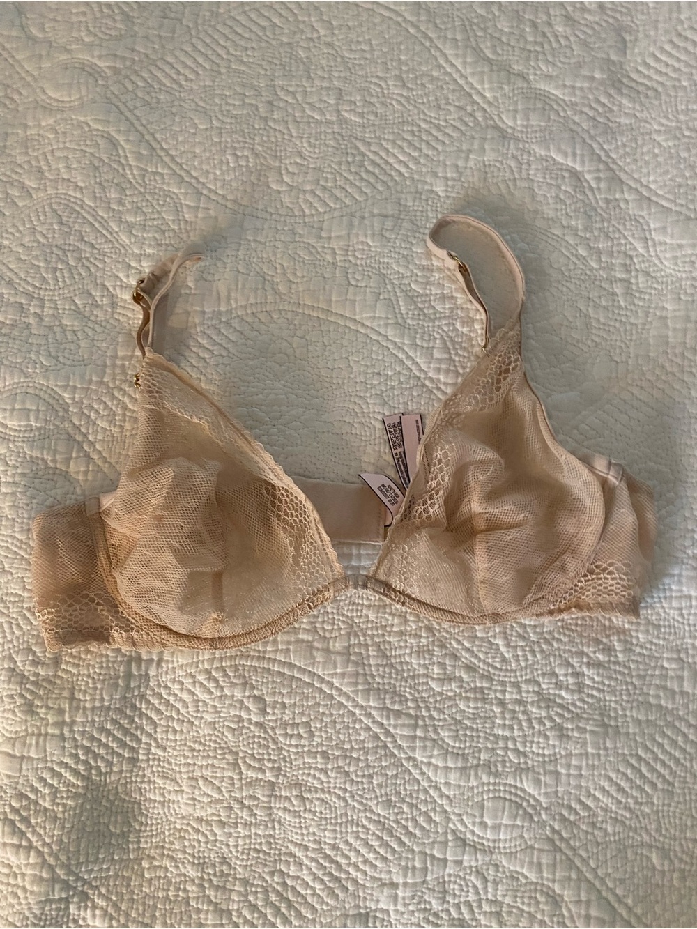 Victoria’s Secret Incredible Unlined Plunge Nude Bra 38B